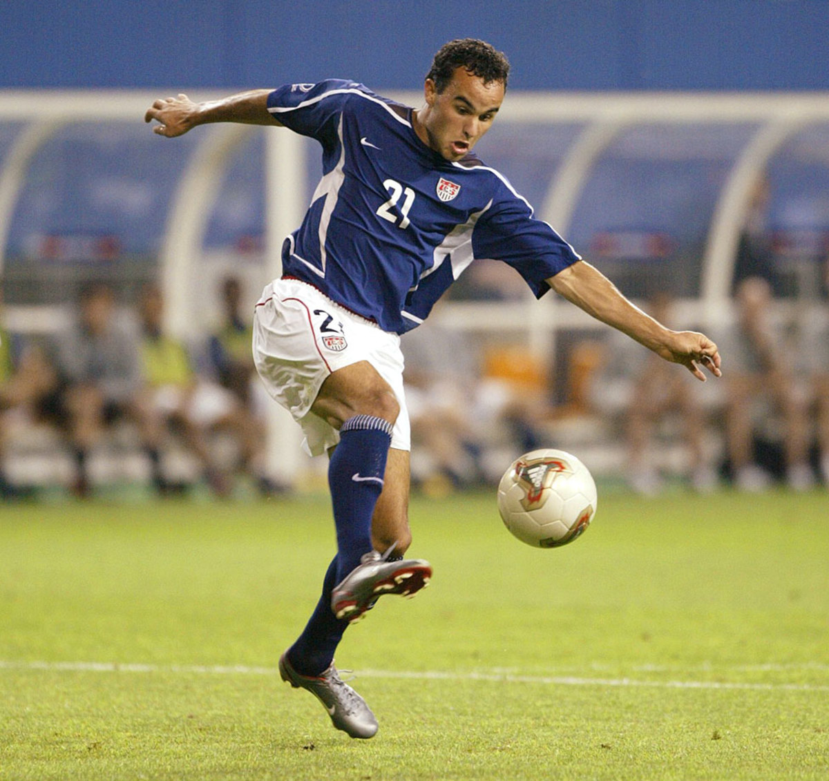 2002-USA-away-uniform-Landon-Donovan-001080724.jpg